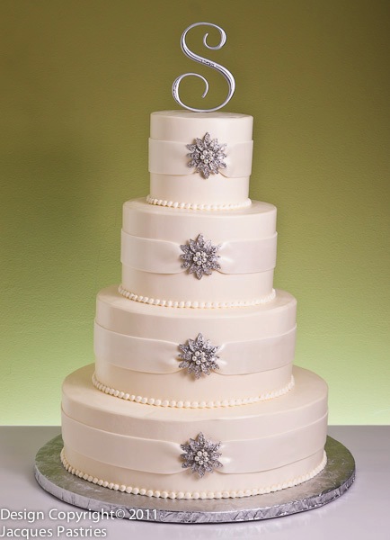 images of wedding cakes winter